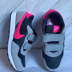 New kids girls Nike shoes 1Y